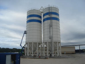 Silos Cemento - SCUTTI S.r.l. - Porto Fluviale Arlès - Francia